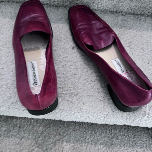 ✨Vintage Etienne Aigner Burgundy Red Leather Loafers - Size  9. ✨ - Picture 2 of 12